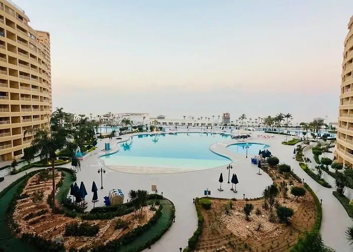 Porto Sokhna Pyramids Sea View Family شقة